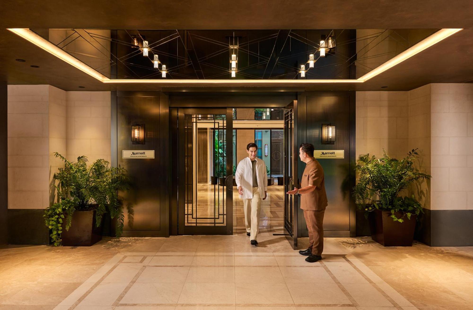 Marriott Executive Apartments, Bangkok Townhall Sukhumvit Bagian luar foto